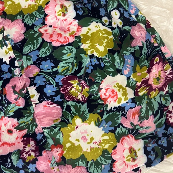 Endless Rose floral mini skirt - Picture 3 of 3